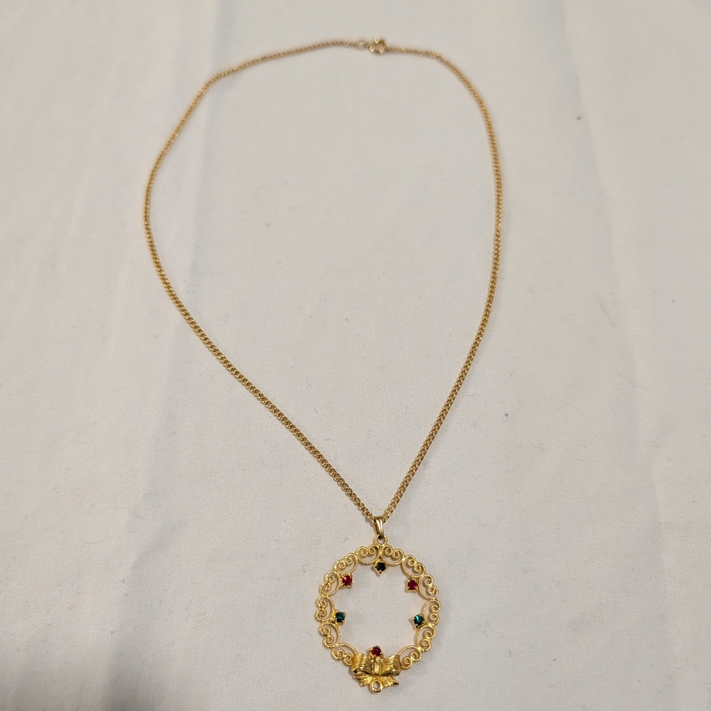 Gold Colored Christmas Wreath Necklace